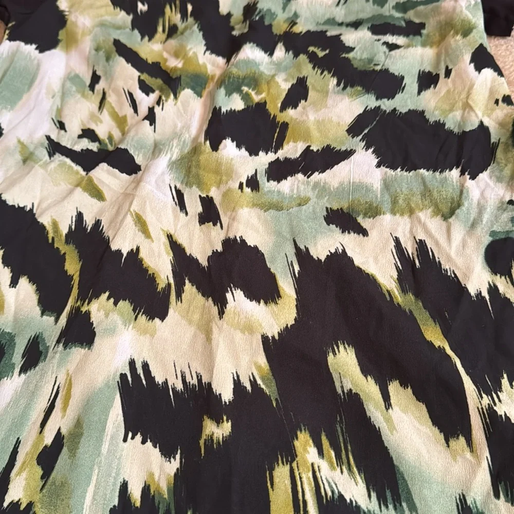 Pattern Tunic - Size Medium - Picture 6 of 11